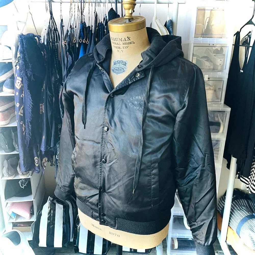 THE KENNEDY MFG | M | Black Varsity Reg. U.S. Trademark Equipment Jacket